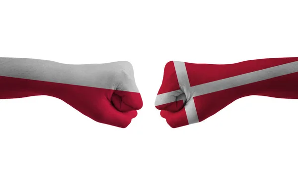 デンマークVsポーランドハンドフラグ男の手パターンサッカーワールドカップ — ストック写真