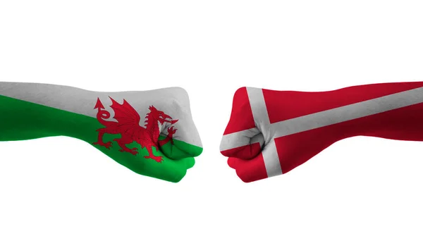 Dinamarca Gales Bandera Mano Manos Hombre Con Dibujos Copa Del —  Fotos de Stock