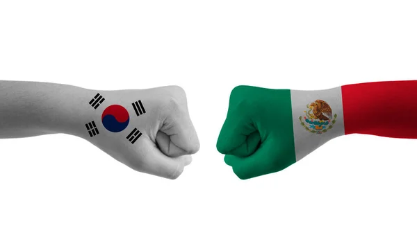 墨西哥对韩国队南韩队手旗男子手按图案设计的世界杯足球赛 — 图库照片