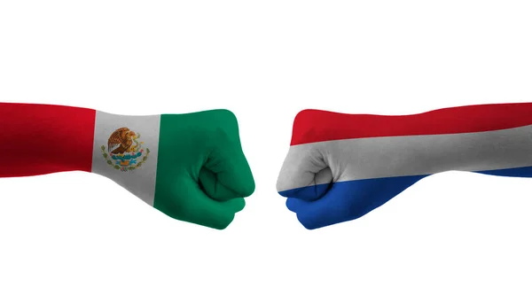 オランダVsメキシコハンドフラグ男の手パターンサッカーワールドカップ — ストック写真