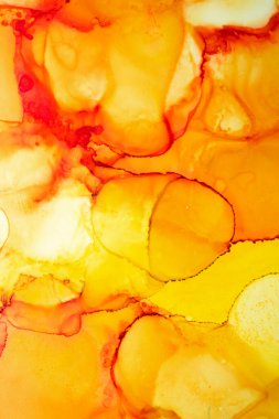 Sarı ve kırmızı alkol pankartı. Suluboya mürekkep. Soyut lüks sanat eserleri. Alkol arka plan mürekkebi tekniği.