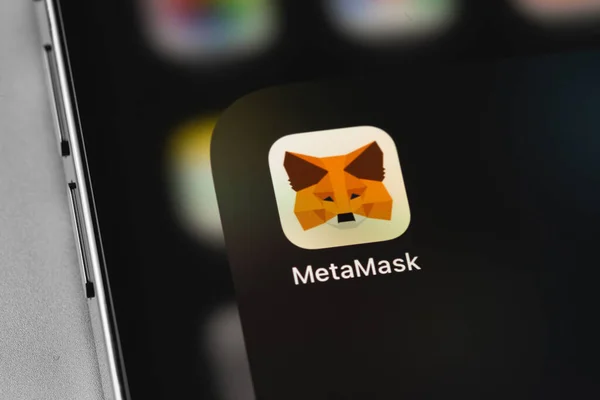 Metamask Mobilapp Ikon Skärmen Smartphone Iphone Metamask Mjukvarubaserad Cryptocurrency Plånbok — Stockfoto