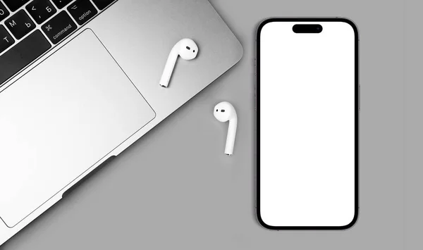 Makieta Smartfon Iphone Pro Max Białym Ekranem Notebooka Macbook Zbliżeniem — Zdjęcie stockowe