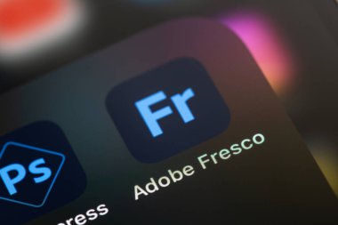 Adobe Fresco mobil uygulaması ekrandaki akıllı telefon iPhone 'unda. Adobe Fresco, Adobe tarafından geliştirilen bir vektör ve raster grafik editörüdür. Batum, Gürcistan - 12 Nisan 2023