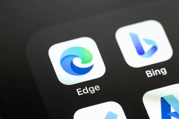 Microsoft Edge Bing Applications Mobiles Sur Écran Smartphone Iphone Gros Photo De Stock