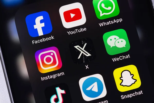 Mostrar Iconos Aplicaciones Móviles Redes Sociales Facebook Youtube Whatsapp Instagram Imagen de stock
