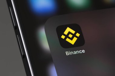 Binance logosu mobil ikon uygulaması akıllı telefon iPhone ekranında, makro. Binance, piyasadaki en büyük kripto döviz borsalarından biri. Batum, Gürcistan - 3 Aralık 2023