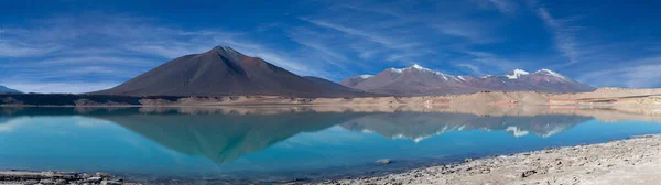 Vulkán Kék Fénymásolás Tér Frontális Kilátás Nyílik Laguna Verde Vulkán — Stock Fotó