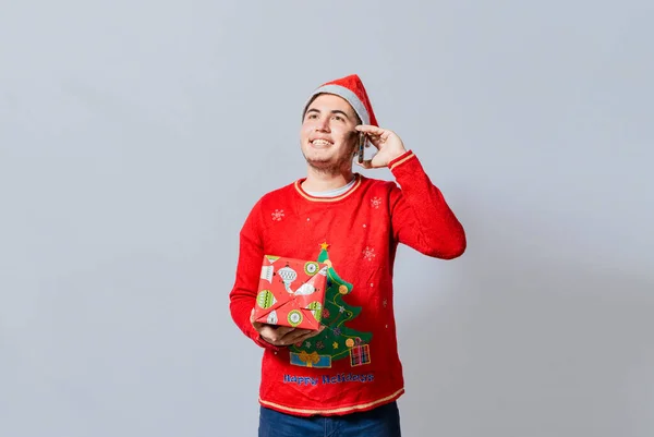 Happy Guy Holding Gift Calling Family Christmas Smiling Guy Christmas — Stock Photo, Image