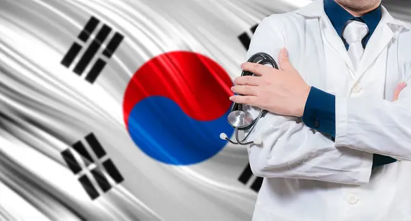 Doutor Com Estetoscópio Bandeira Sul Coreana Doutor Com Armas Cruzadas — Fotografia de Stock