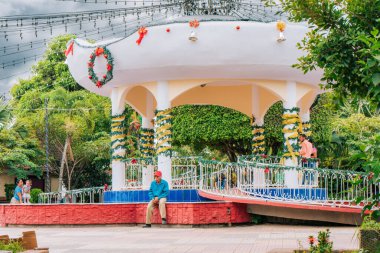 Esteli Merkez Parkı. Esteli günbatımında Central Park 'ın güzel manzarası. ESTELI, NICARAGUA - 22 ARALIK 2024