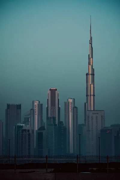 Fondo Vertical Burj Khalifa Azul Centro Bahía Negocios Dubai Uae Fotos De Stock