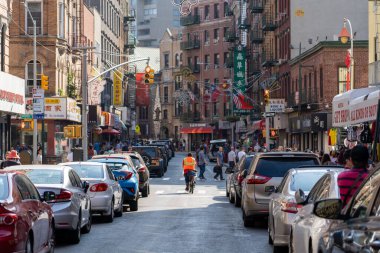 New York, Amerika Birleşik Devletleri - 22 Eylül 2019: Çin Mahallesi 'ndeki insanlar.