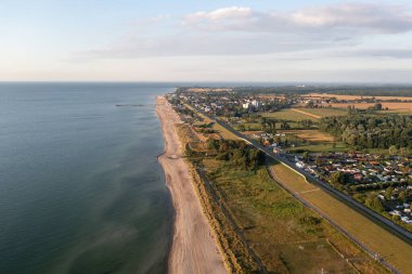 Dahme, Almanya - 31 Temmuz 2021: Dahme Sahili 'nin Schleswig-Holstein eyâletinde İHA görüntüsü.