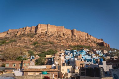 Jodhpur, Hindistan - 30 Mart 2024: Tarihi Mehrangarh Kalesi 'nin dış görünüşü.