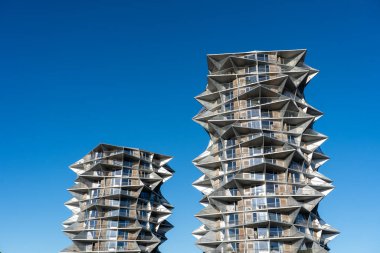Kopenhag, Danimarka - 05 Mayıs 2025: Kaktüs Kulelerinin dışı, iki apartman kulesi.