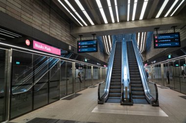 Kopenhag, Danimarka - 16 Mayıs 2025: Şehir Çemberi Hattı 'ndaki Nuuks Plads metro istasyonunun iç görünümü