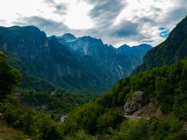 Hegyek Theth Völgyében Albániában — Stock Fotó