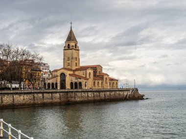 Gijon, İspanya 'daki Aziz Peter Kilisesi