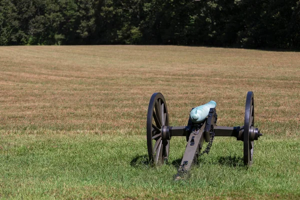 青のM1857 12ポンド砲 ナポレオン シャイロー国立軍事公園のアメリカの内戦大砲の眺め — ストック写真