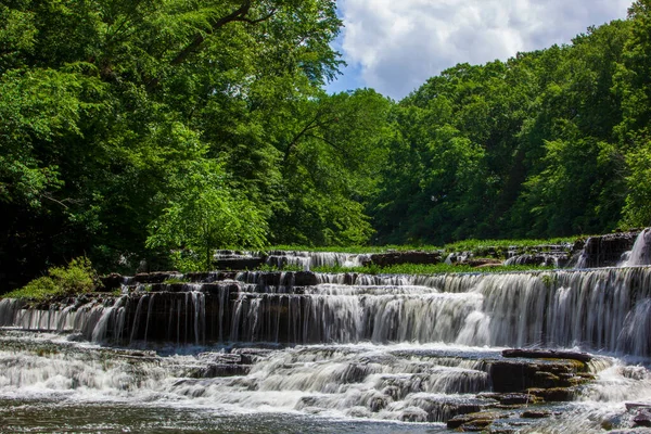 田纳西州老石堡国家考古公园的瀑布 — 图库照片