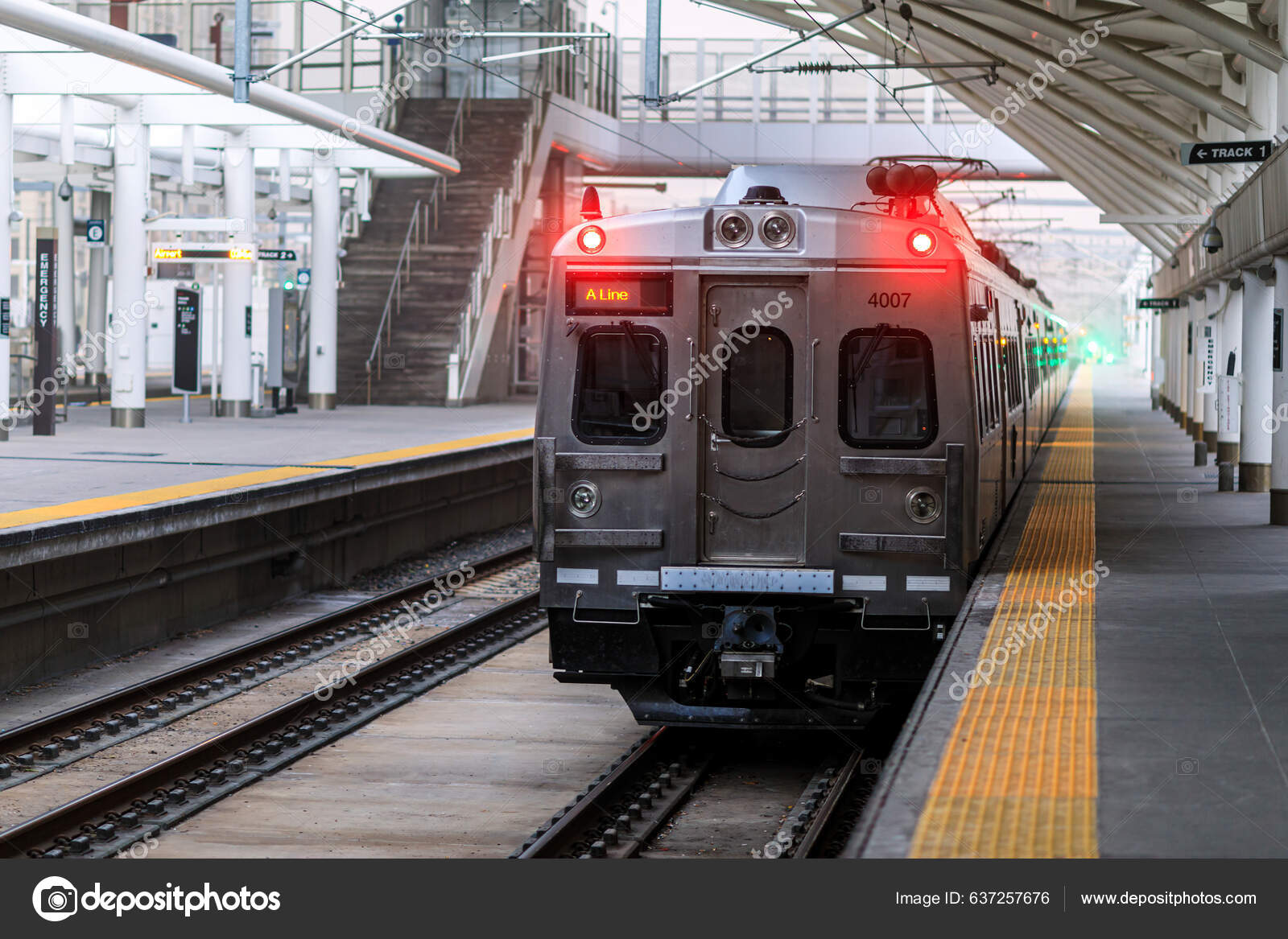 line-light-rail-train-departing-denver-union-station-dia-denver-stock