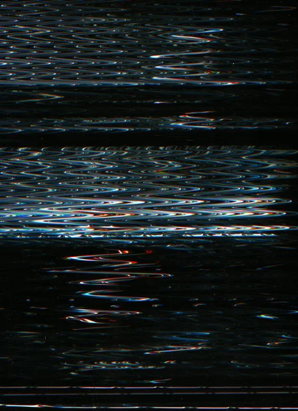 グリッチの背景 ノイズの質感 デジタル歪み 赤青の波は 暗い黒のイラストの抽象的な壁紙上のほこりの傷をアーティファクト — ストック写真