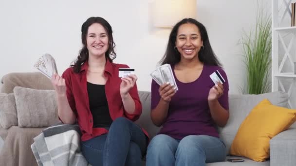 Грошове Багатство Щасливі Жінки Фінансовий Успіх Захоплені Жінки Друзі Дме — стокове відео