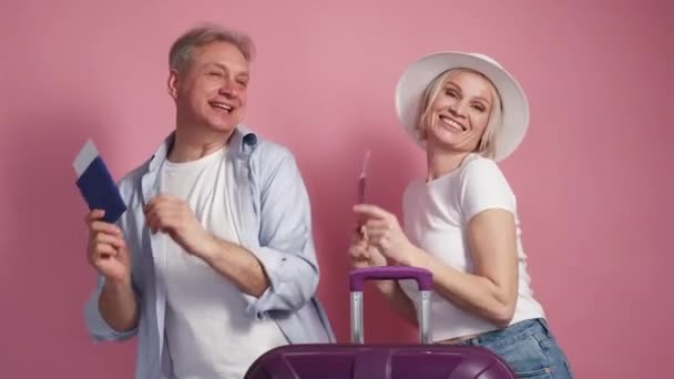 Joie Des Vacances Couple Excité Fête Voyage Homme Femme Heureux — Video