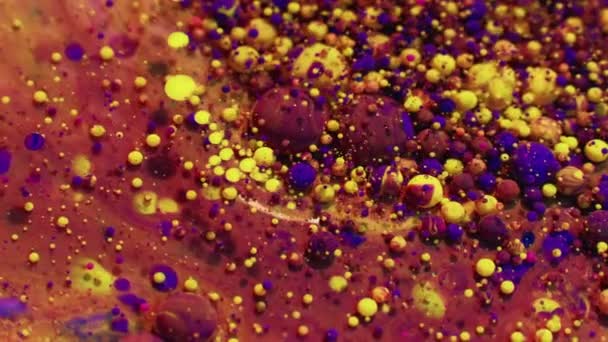 Bubbles Kunst Epoxie Magie Vloeibare Creativiteit Gele Violette Blaren Oranje — Stockvideo