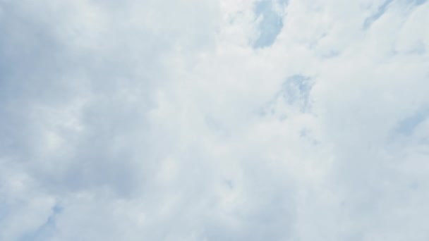 Wolkenlucht Schoonheid Luchtfoto Grenzeloze Sfeer Witte Pluizige Wolken Vliegen Rond — Stockvideo