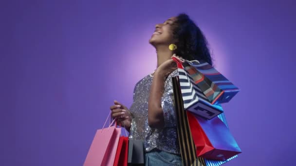 Shopaholic Woman Sale Discount Neon Light Portrait Happy Stylish Lady — Stock Video