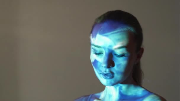 Ambiance Paisible Beauté Féminine Portrait Art Conceptuel Silhouette Femme Déplaçant — Video