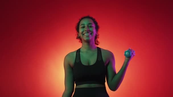 Życie Fitness Szczęśliwa Kobieta Trening Ciała Pozytywne Pani Odzieży Sportowej — Wideo stockowe