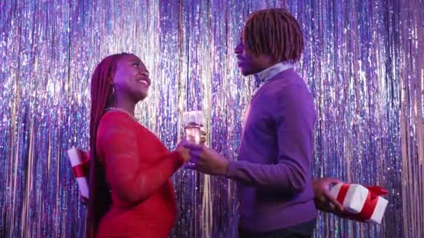 Christmas Surprise Greeting Couple Festive Party Happy Black Man Woman — Video Stock