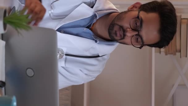 Vertical Video Online Consultation Male Doctor Virtual Conference Smart Man — Vídeos de Stock