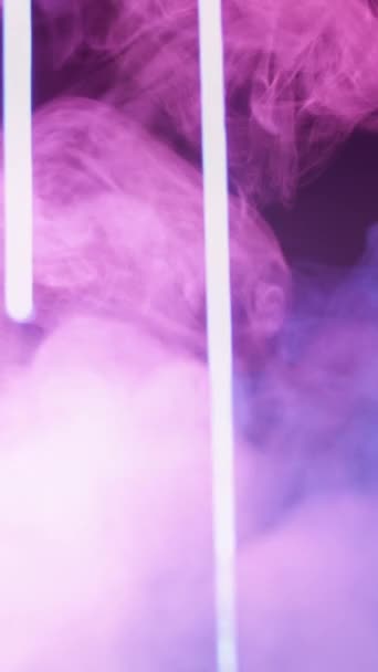 Video Vertical Fum Neon Ceaţă Flux Vapori Defocalizat Roz Violet — Videoclip de stoc