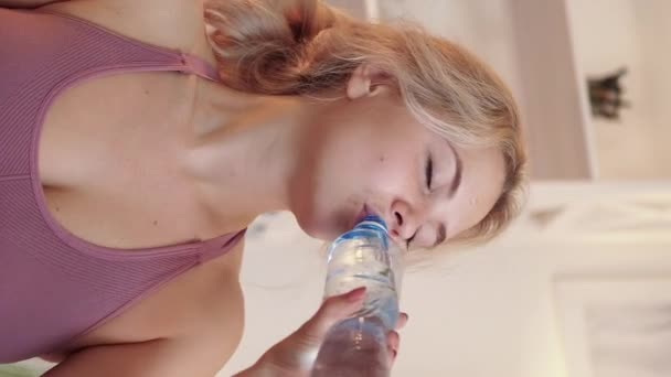 Vertical People Home Sport Drinking Woman Hydration Body Happy Thirsty — Wideo stockowe