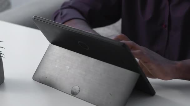 Internet Business Remote Job Modern Technology Unrecognizable Man Using Tablet — Video Stock