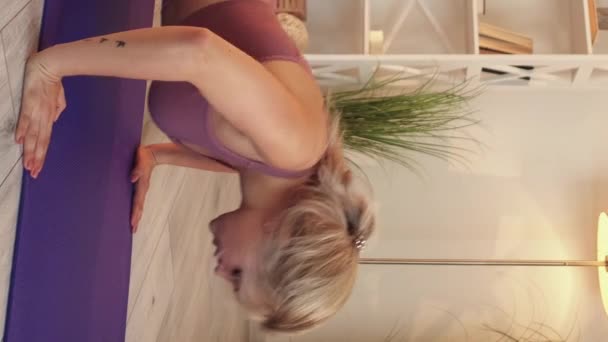 Vertical Video Weight Workout Sportive Woman Home Gym Beautiful Motivated — Stock videók