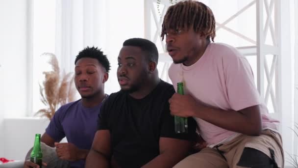 Horror Terrified Black Men Friendly Meeting Funny Scared Male Friends — Stock video