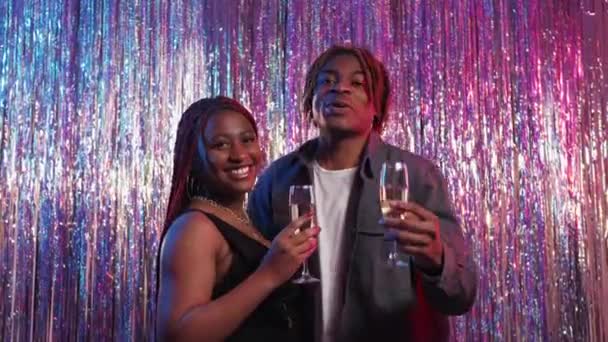 Party Toast Greeting Couple Festive Celebration Joyful Black Man Woman — Vídeo de Stock