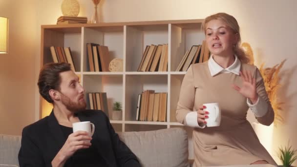 Work Relationship Office Colleagues Coffee Break Friendly Woman Talking Man — Stok Video