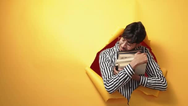 Book Lover Reading Hobby Learning Inspiration Happy Smart Man Hugging — Stockvideo