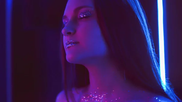 Neon Girl Glitter Makeup Nightclub Fashion Purple Blue Color Glow — Stock Photo, Image