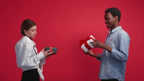 Holiday Greeting Curious Couple Present Surprise Happy Inspired Black Man — Stockvideo