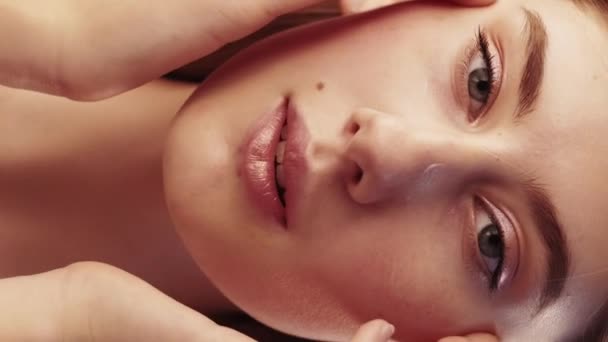 Vertical Video Morning Face Care Beautiful Woman Natural Cosmetic Tender — Vídeos de Stock