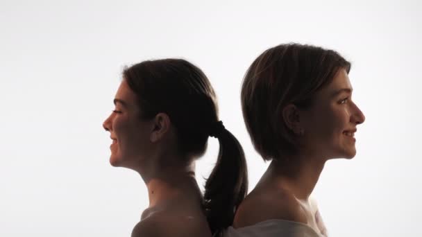 Happy Women Silhouette Profile Portrait Smiling Female Friends Bare Shoulder — Wideo stockowe