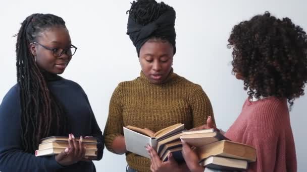 International Student Smart Female Inspired Study Concerned Black Women Holding — Vídeos de Stock