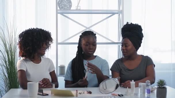 Beauty Cosmetic Female Training Face Treatment Inspired Black Women Sitting — ストック動画